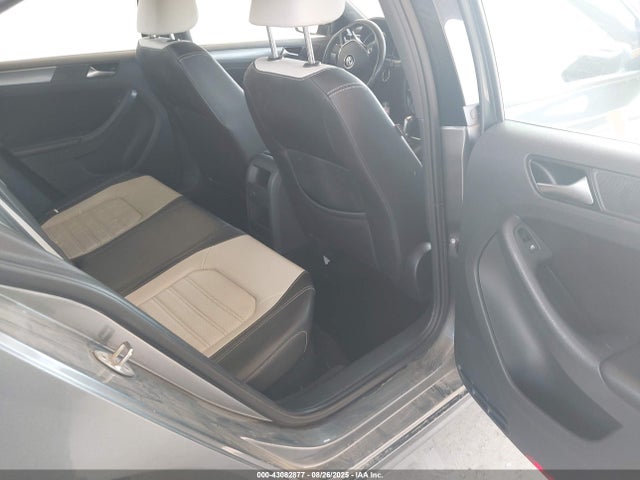 3VWD17AJ1GM260197 Volkswagen 1.8t
