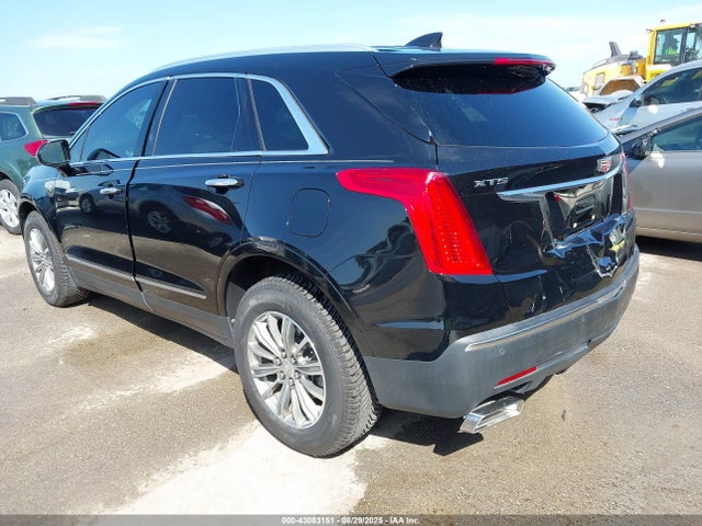 2017 CADILLAC XT5 1GYKNBRS8HZ146433 Photo 2