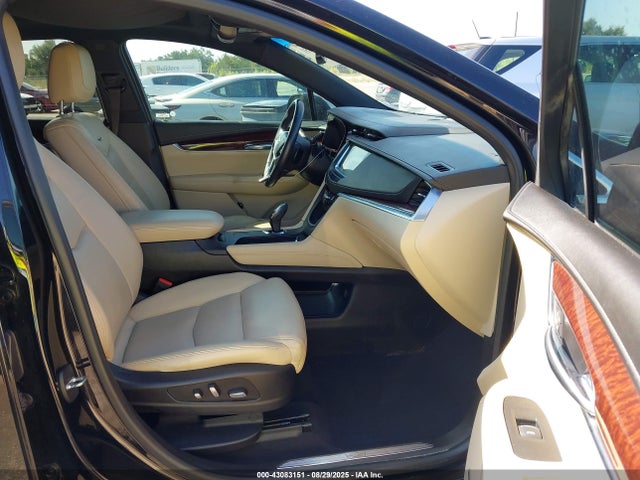 2017 CADILLAC XT5 1GYKNBRS8HZ146433 Photo 4