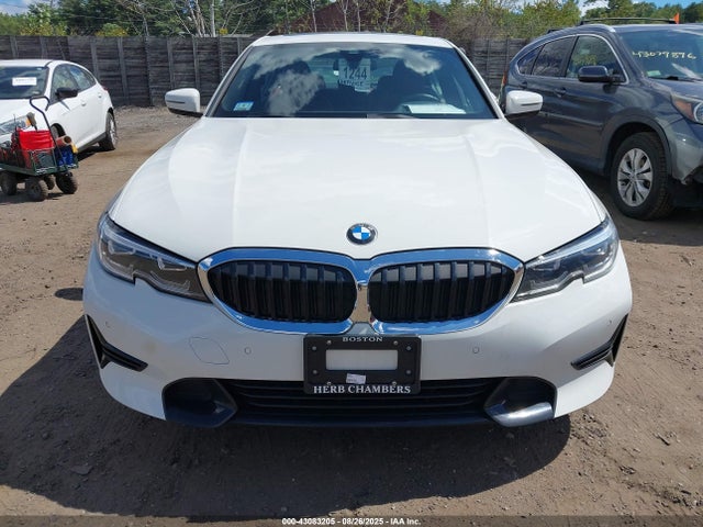 3MW5R7J08N8C35002 BMW 330I