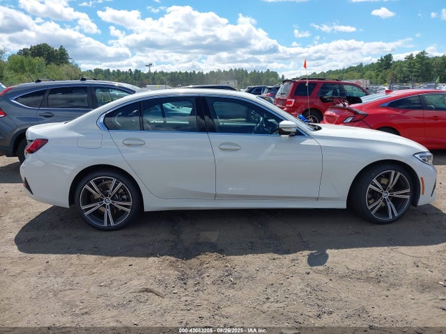 3MW5R7J08N8C35002 BMW 330I