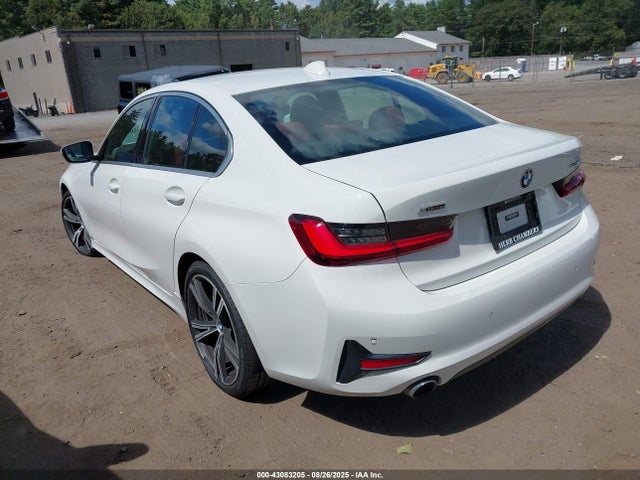 3MW5R7J08N8C35002 BMW 330I