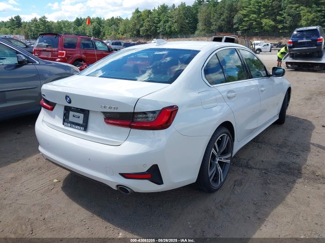 3MW5R7J08N8C35002 BMW 330I