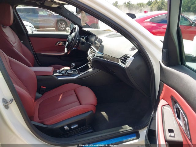 3MW5R7J08N8C35002 BMW 330I