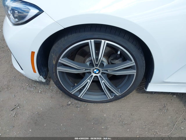 3MW5R7J08N8C35002 BMW 330I