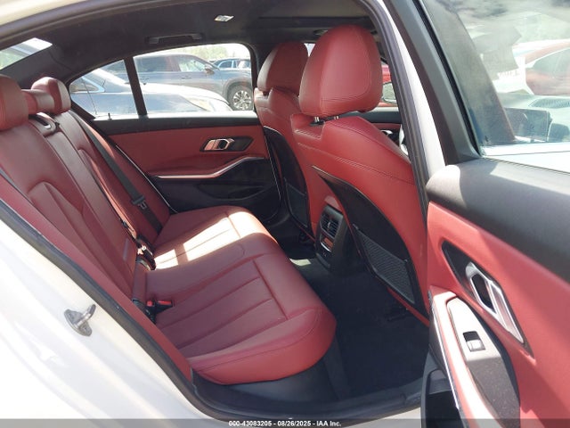 3MW5R7J08N8C35002 BMW 330I