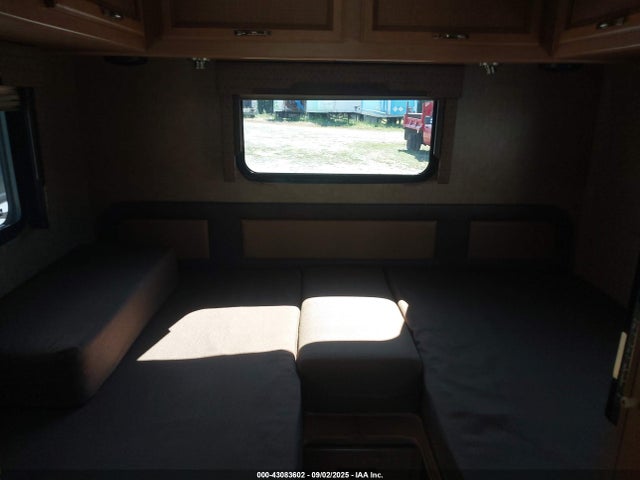 Ford 2015 2015 1FC3E3KS8FDA30041 Image 16