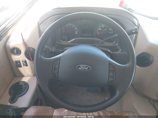 Ford 2015 2015 1FC3E3KS8FDA30041 Image 13