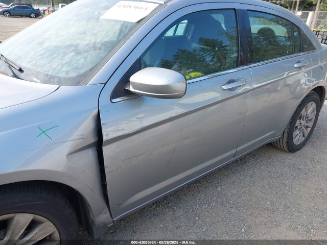 Chrysler 200 2014 1C3CCBAB3EN141028 Image 6