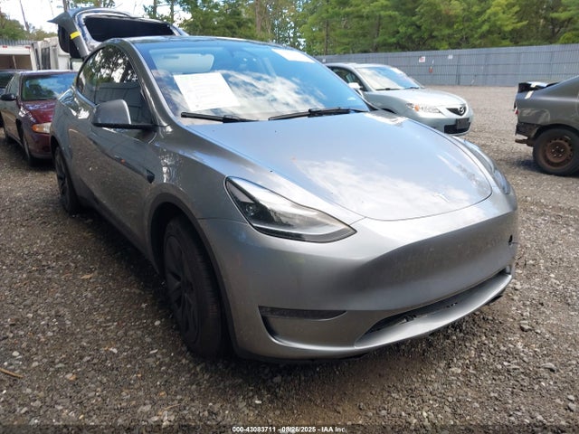 2025 TESLA MODEL Y 7SAYGDEE8SA352337 Photo 0