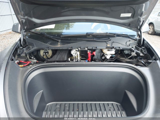 2025 TESLA MODEL Y 7SAYGDEE8SA352337 Photo 9