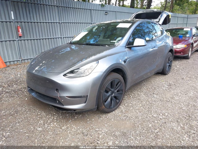 2025 TESLA MODEL Y 7SAYGDEE8SA352337 Photo 1