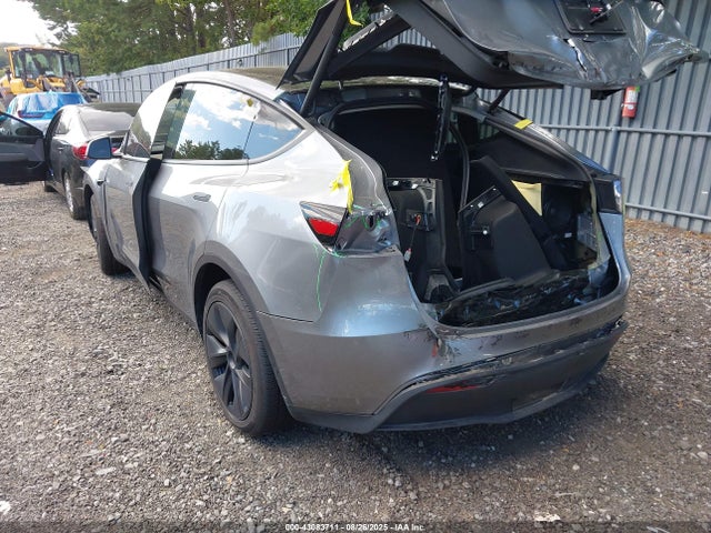 2025 TESLA MODEL Y 7SAYGDEE8SA352337 Photo 2