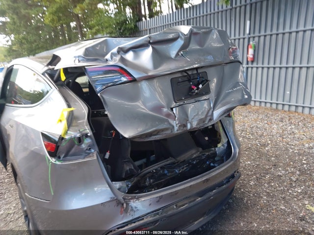 2025 TESLA MODEL Y 7SAYGDEE8SA352337 Photo 5