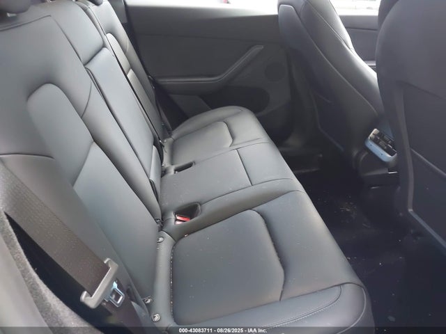 2025 TESLA MODEL Y 7SAYGDEE8SA352337 Photo 7
