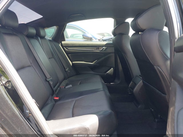 Honda l15be 2018 1HGCV1F33JA227380 Image 8