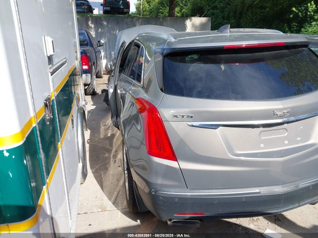 2017 CADILLAC XT5 1GYKNCRS3HZ247658 Photo 2