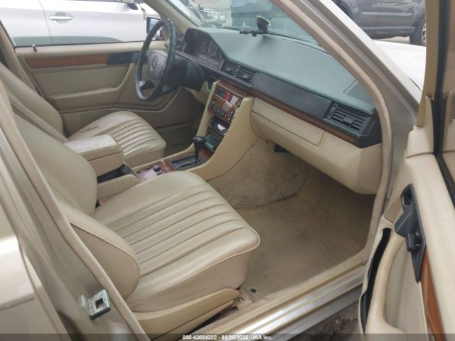 1993 MERCEDES-BENZ 300 WDBEA92E2PF240060 Photo 4