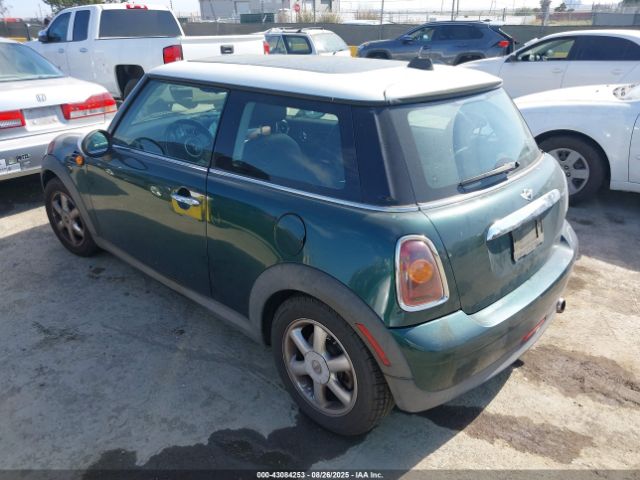 2008 MINI COOPER WMWMF33518TT61687 Photo 2