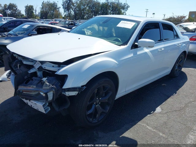 Chrysler 300 2022 2C3CCABG1NH167740 Image 2