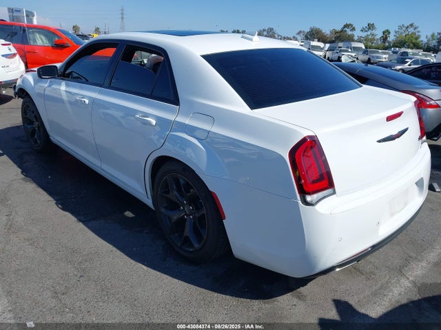 Chrysler 300 2022 2C3CCABG1NH167740 Image 3