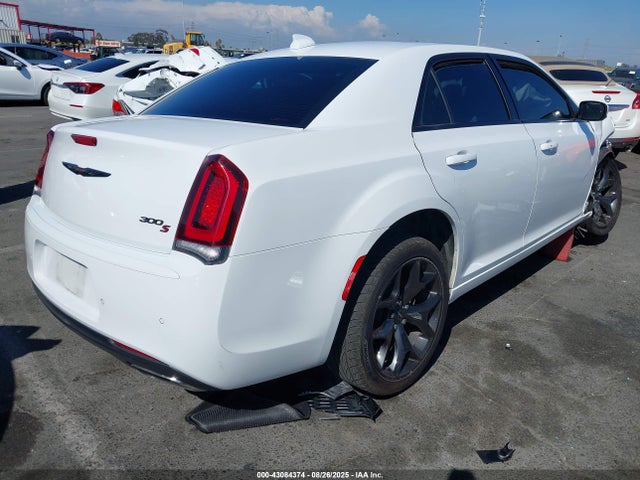 Chrysler 300 2022 2C3CCABG1NH167740 Image 4