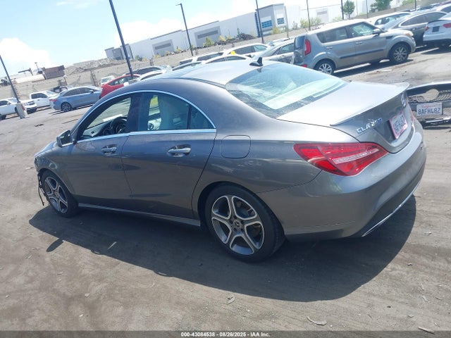 Mercedes-Benz m270 2018 WDDSJ4EB2JN531878 Image 15