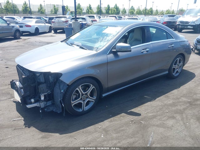 Mercedes-Benz m270 2018 WDDSJ4EB2JN531878 Image 2