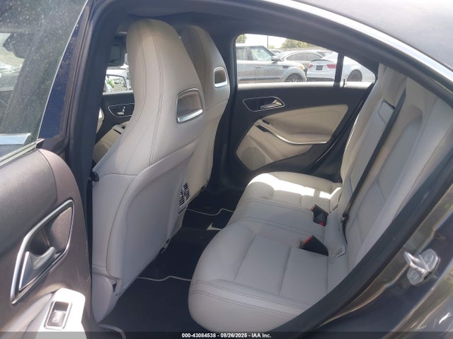 Mercedes-Benz m270 2018 WDDSJ4EB2JN531878 Image 8