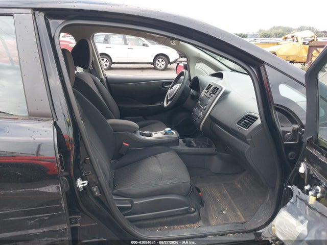 1N4AZ0CP6GC300272 Nissan 2016
