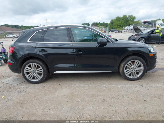 WA1BNAFY7J2002325 Audi Q5