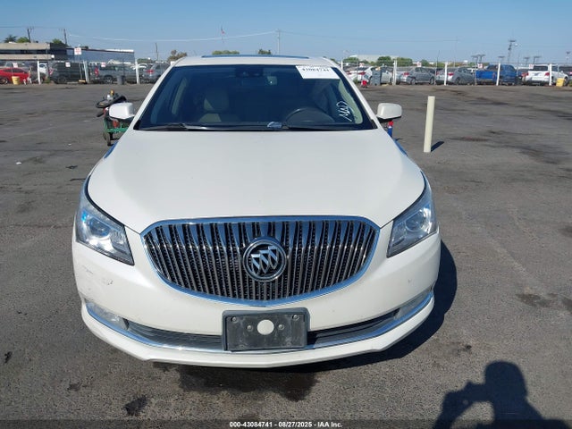 1G4GE5G3XEF105447 Buick lfx