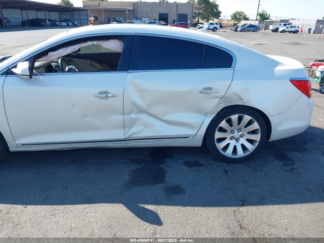 1G4GE5G3XEF105447 Buick lfx
