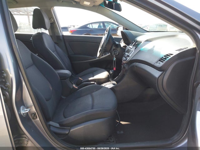 KMHCU5AE6HU333537 Hyundai Accent