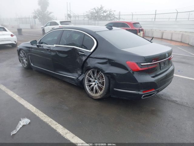 2022 BMW 750 WBA7U2C07NCG89809 Photo 2