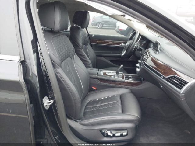 2022 BMW 750 WBA7U2C07NCG89809 Photo 4