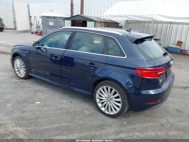 Audi A3 2017 WAUTPBFF0HA138981 Image 3