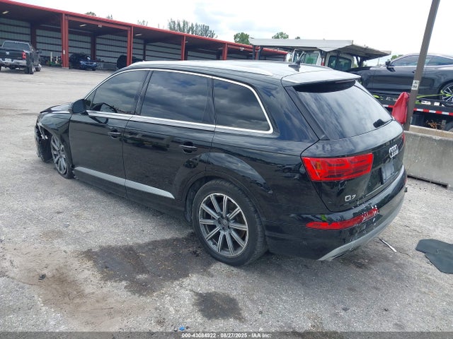 2019 AUDI Q7 WA1LHAF77KD019246 Photo 2