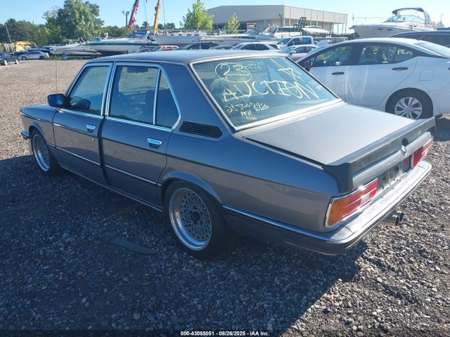 43085051 :رقم المزاد ، WBA39950006781542 vin ، 1999 Bmw Unknown مزاد بيع