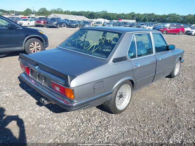 43085051 :رقم المزاد ، WBA39950006781542 vin ، 1999 Bmw Unknown مزاد بيع