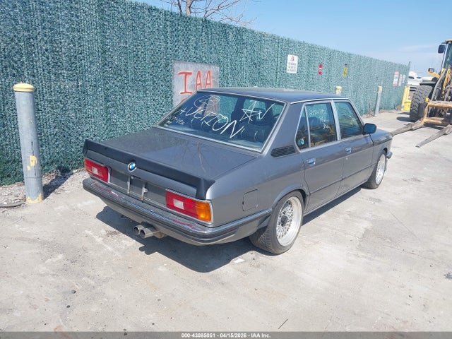 43085051 :رقم المزاد ، WBA39950006781542 vin ، 1999 Bmw Unknown مزاد بيع