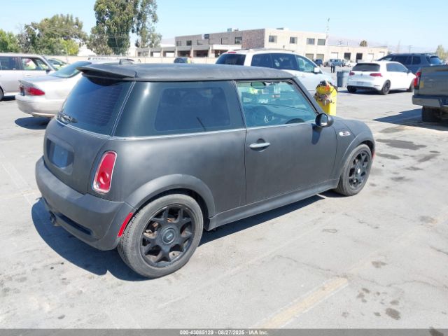 2006 MINI COOPER S WMWRE335X6TJ33452 Photo 3