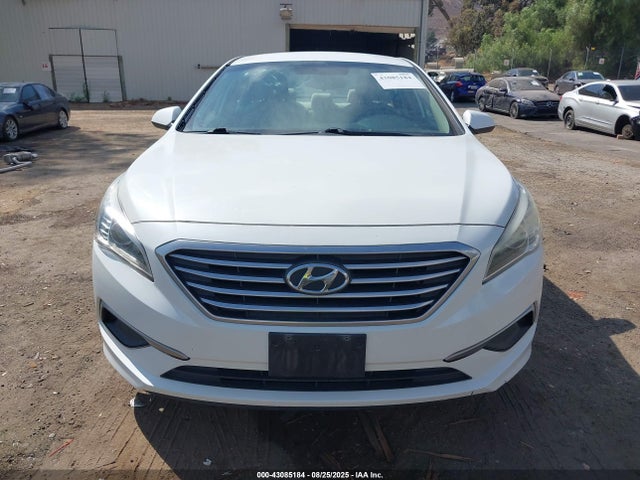 5NPE24AF3HH470239 Hyundai 2017