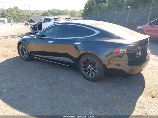 2016 TESLA MODEL S 5YJSA1E22GF168370 Photo 2