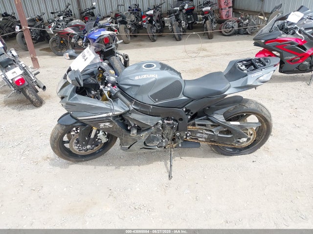 JS1GR7MA4S7100946 Suzuki R747