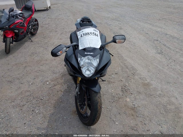 JS1GR7MA4S7100946 Suzuki R747