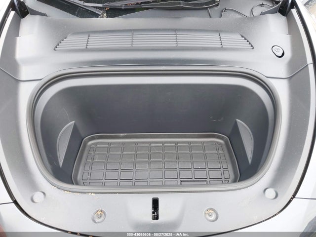 Tesla Model Y 2024 7SAYGDEF5RF094574 Image 10