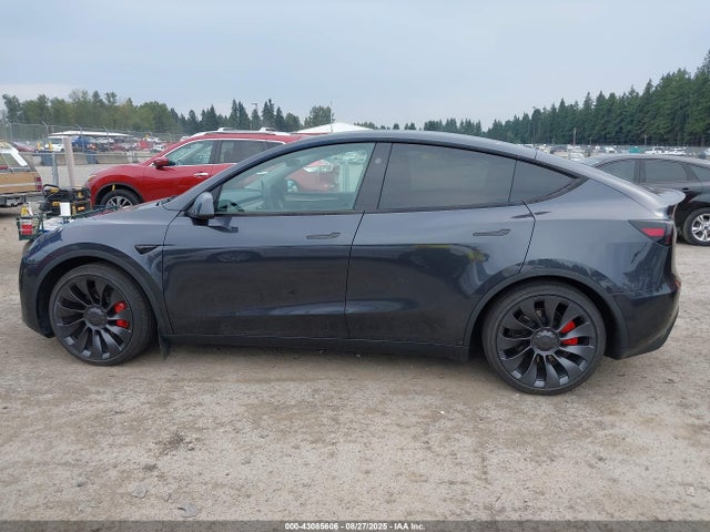 Tesla Model Y 2024 7SAYGDEF5RF094574 Image 14