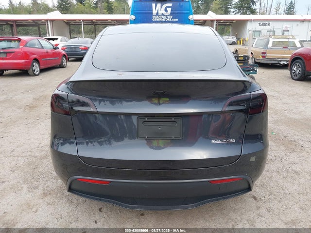 Tesla Model Y 2024 7SAYGDEF5RF094574 Image 16