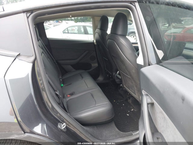 Tesla Model Y 2024 7SAYGDEF5RF094574 Image 8